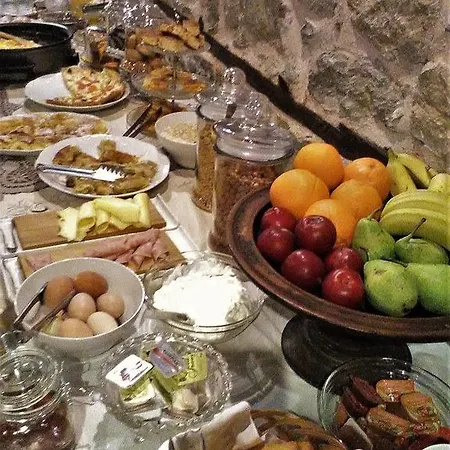 Vergoula's Guest house *