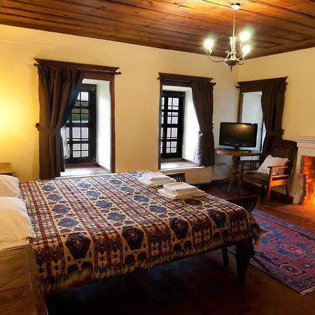 Vergoula's Mansion 3* كاستوريا