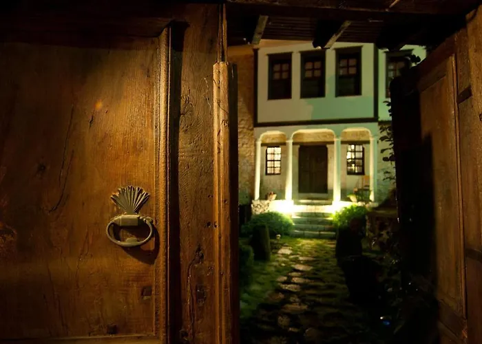 Vergoula's Mansion 3* Castória